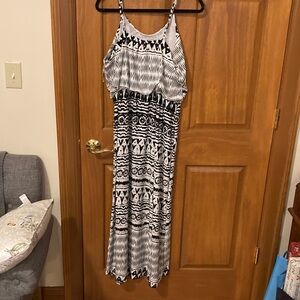 Xhilaration Monochrome Geometric Maxi Dress